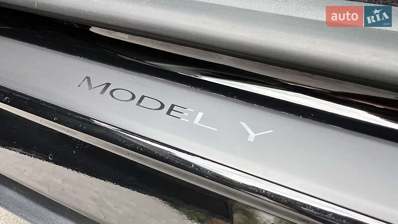Внедорожник / Кроссовер Tesla Model Y 2023 в Луцке