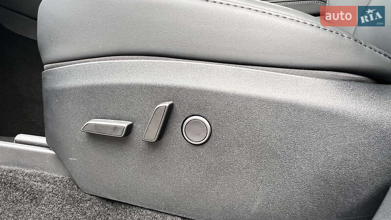 Внедорожник / Кроссовер Tesla Model Y 2023 в Луцке