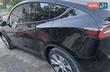 Седан Tesla Model Y 2022 в 