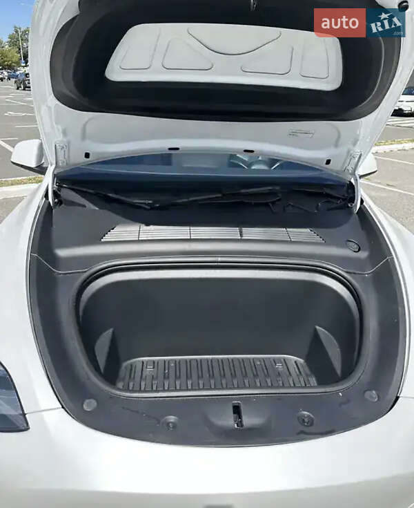 Позашляховик / Кросовер Tesla Model Y 2023 в Києві