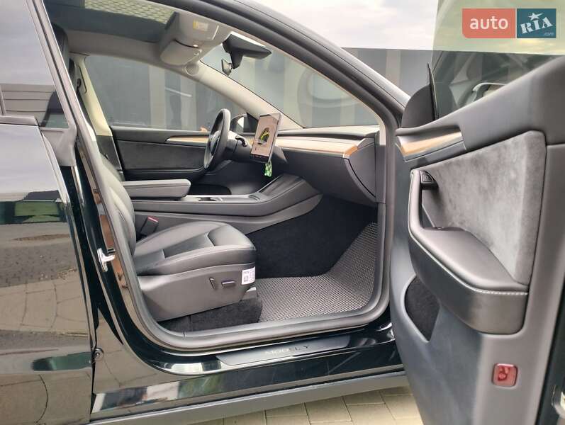 Позашляховик / Кросовер Tesla Model Y 2022 в Хмельницькому фото 28 Позашляховик / Кросовер Tesla Model Y 2022 в Хмельницькому
