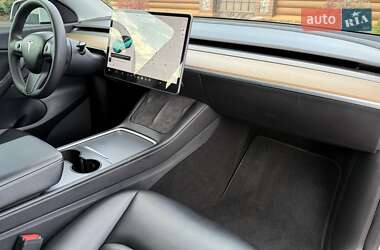 Позашляховик / Кросовер Tesla Model Y 2021 в 