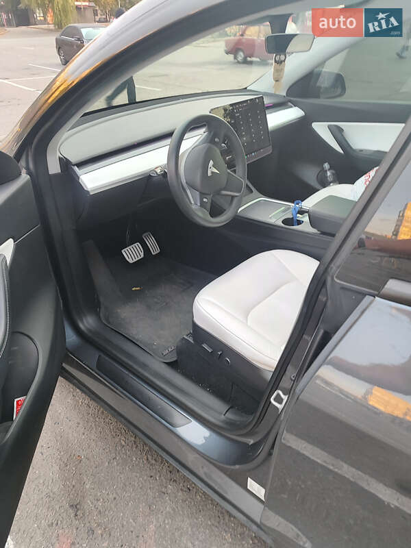 Позашляховик / Кросовер Tesla Model Y 2022 в Дніпрі