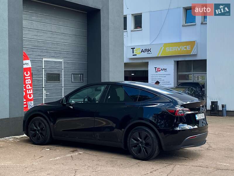 Внедорожник / Кроссовер Tesla Model Y 2024 в Киеве