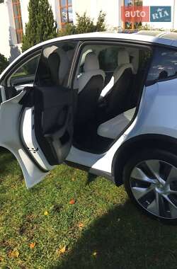 Позашляховик / Кросовер Tesla Model Y 2022 в 