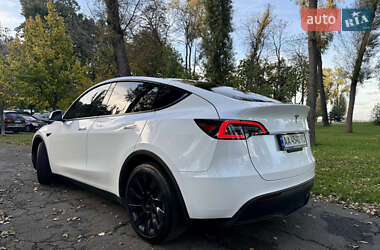 Позашляховик / Кросовер Tesla Model Y 2021 в 