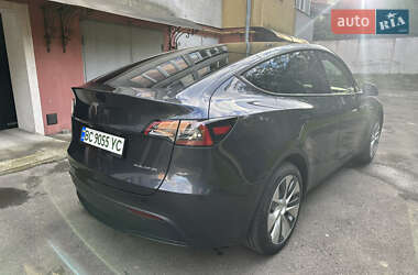Позашляховик / Кросовер Tesla Model Y 2024 в 