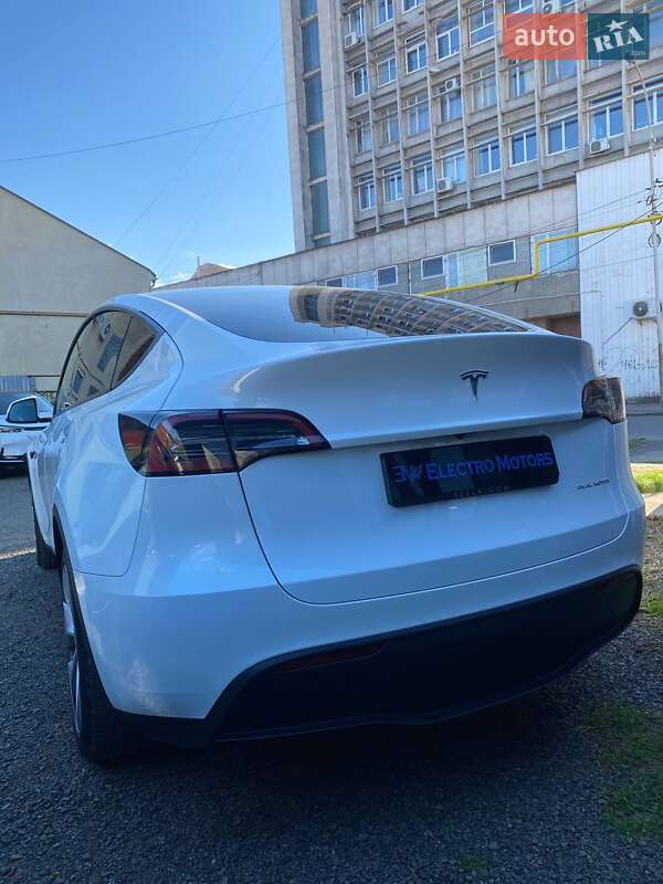 Позашляховик / Кросовер Tesla Model Y 2023 в Ужгороді