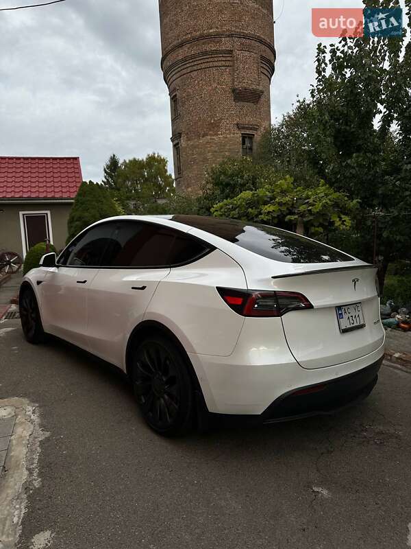 Внедорожник / Кроссовер Tesla Model Y 2022 в Владимире