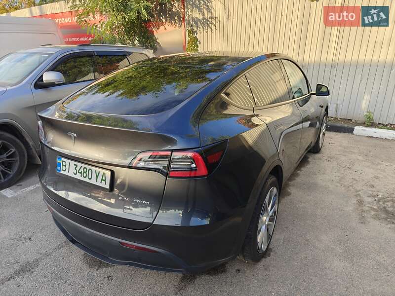 Позашляховик / Кросовер Tesla Model Y 2024 в Києві