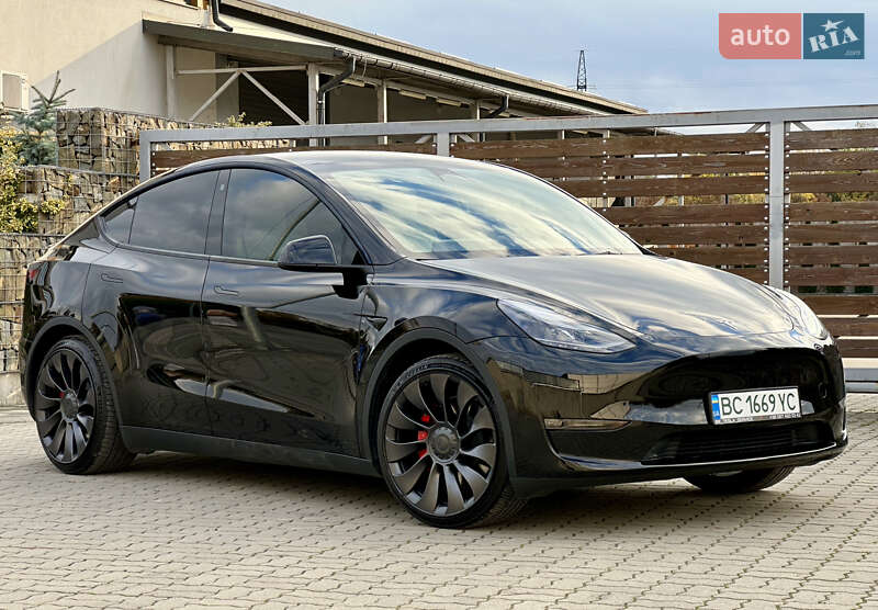 Внедорожник / Кроссовер Tesla Model Y 2023 в Стрые