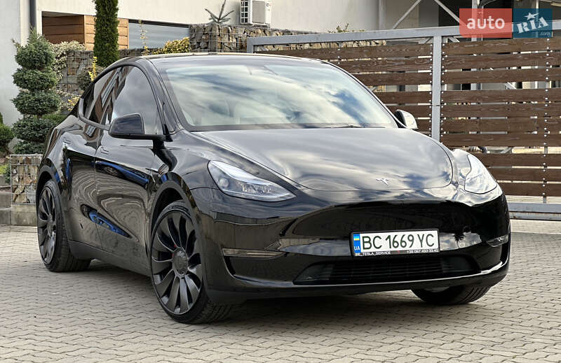 Внедорожник / Кроссовер Tesla Model Y 2023 в Стрые