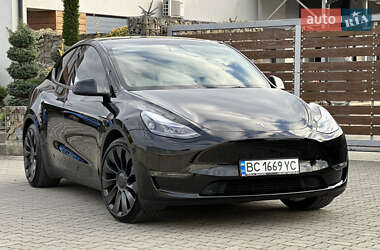 Позашляховик / Кросовер Tesla Model Y 2023 в 