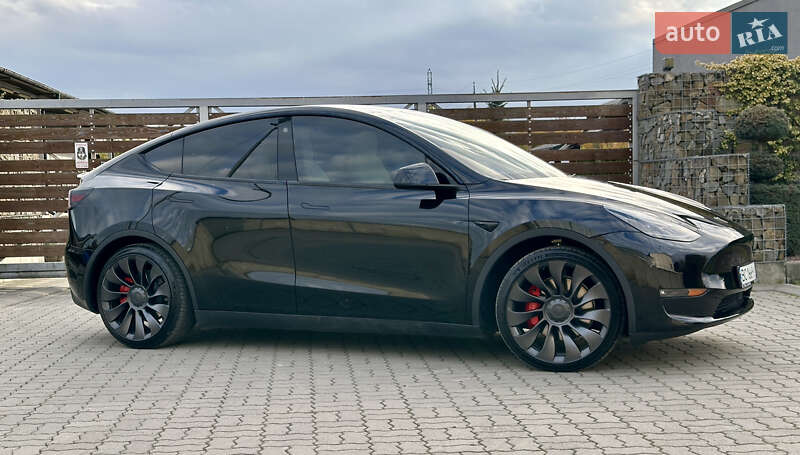 Внедорожник / Кроссовер Tesla Model Y 2023 в Стрые