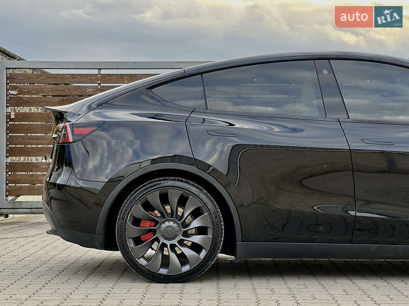 Внедорожник / Кроссовер Tesla Model Y 2023 в Стрые