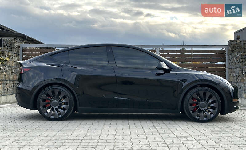 Внедорожник / Кроссовер Tesla Model Y 2023 в Стрые