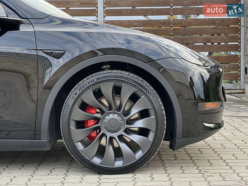 Внедорожник / Кроссовер Tesla Model Y 2023 в Стрые