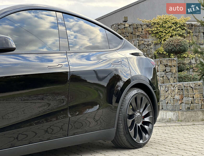 Внедорожник / Кроссовер Tesla Model Y 2023 в Стрые