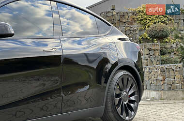 Позашляховик / Кросовер Tesla Model Y 2023 в 
