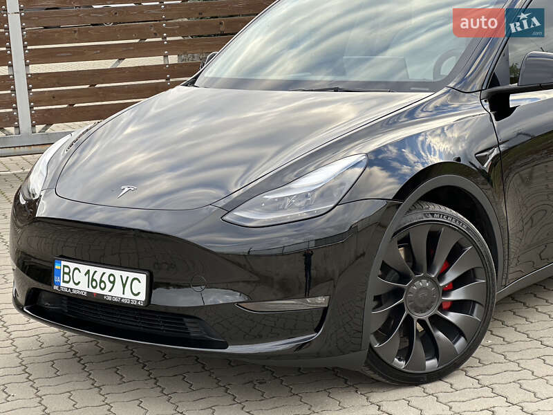 Внедорожник / Кроссовер Tesla Model Y 2023 в Стрые