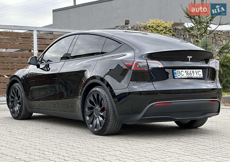 Внедорожник / Кроссовер Tesla Model Y 2023 в Стрые