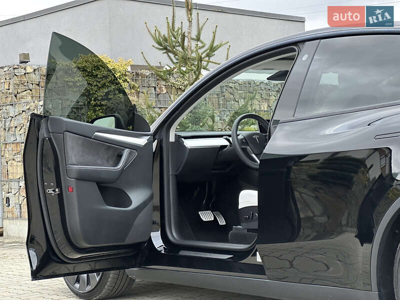 Внедорожник / Кроссовер Tesla Model Y 2023 в Стрые