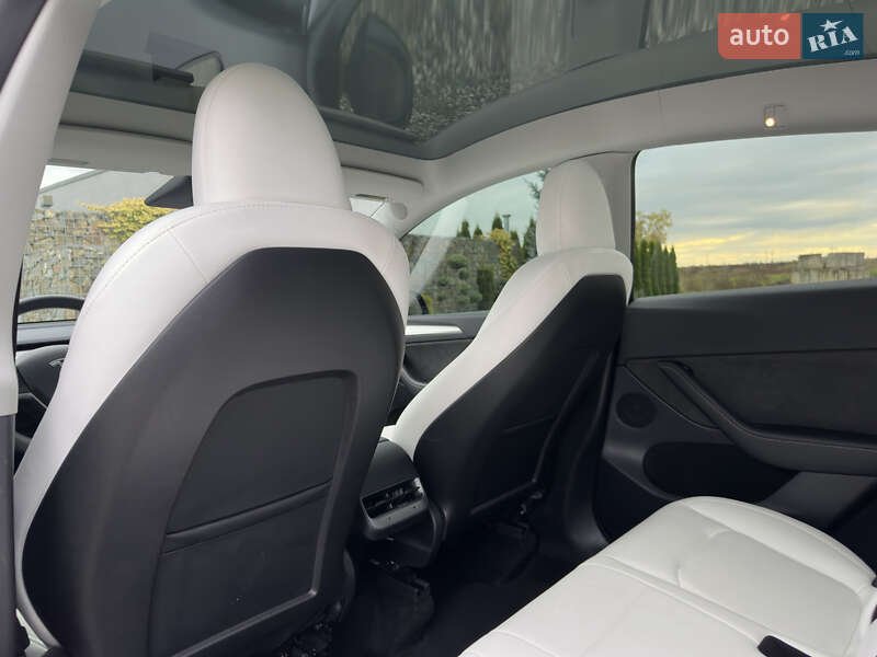 Внедорожник / Кроссовер Tesla Model Y 2023 в Стрые