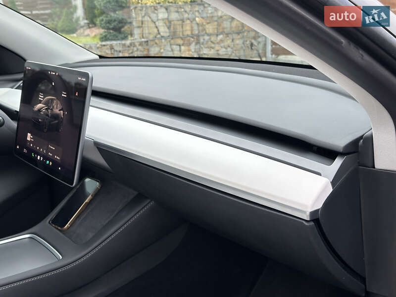 Внедорожник / Кроссовер Tesla Model Y 2023 в Стрые