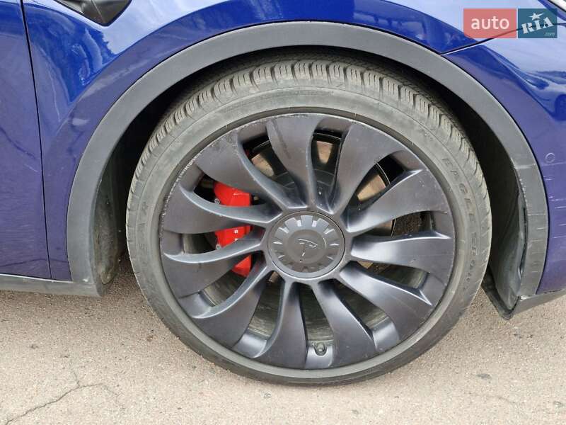 Позашляховик / Кросовер Tesla Model Y 2022 в Києві