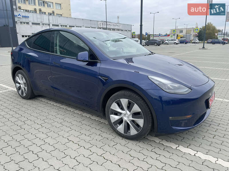 Внедорожник / Кроссовер Tesla Model Y 2023 в Львове