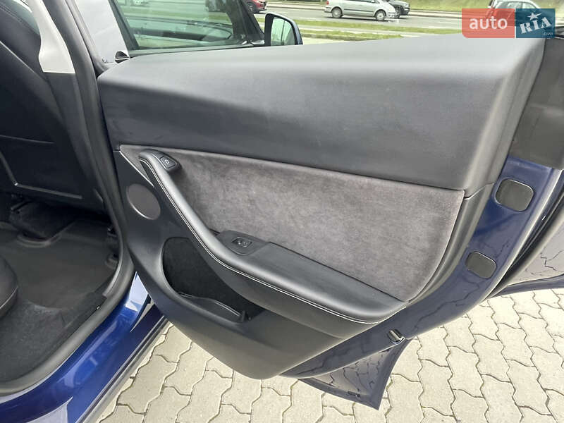 Внедорожник / Кроссовер Tesla Model Y 2023 в Львове