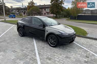 Позашляховик / Кросовер Tesla Model Y 2024 в  фото 42 Позашляховик / Кросовер Tesla Model Y 2024 в