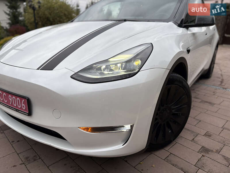 Позашляховик / Кросовер Tesla Model Y 2023 в Новояворівську
