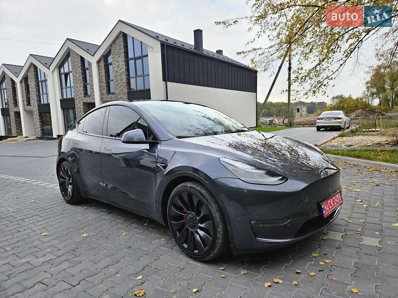 Позашляховик / Кросовер Tesla Model Y 2023 в Тернополі