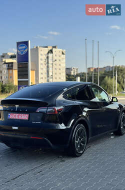 Позашляховик / Кросовер Tesla Model Y 2022 в  фото 5 Позашляховик / Кросовер Tesla Model Y 2022 в