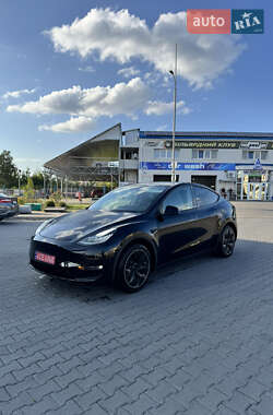 Позашляховик / Кросовер Tesla Model Y 2022 в  фото 12 Позашляховик / Кросовер Tesla Model Y 2022 в