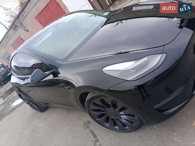 Внедорожник / Кроссовер Tesla Model Y 2024 в Тернополе