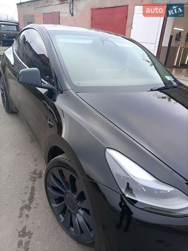 Внедорожник / Кроссовер Tesla Model Y 2024 в Тернополе