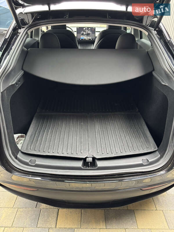 Внедорожник / Кроссовер Tesla Model Y 2024 в Тернополе