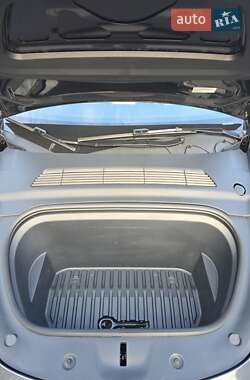 Внедорожник / Кроссовер Tesla Model Y 2024 в 