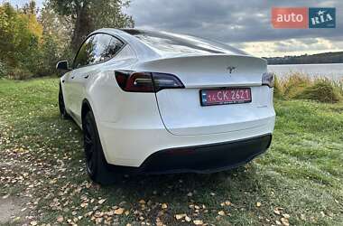 Позашляховик / Кросовер Tesla Model Y 2023 в  фото 9 Позашляховик / Кросовер Tesla Model Y 2023 в