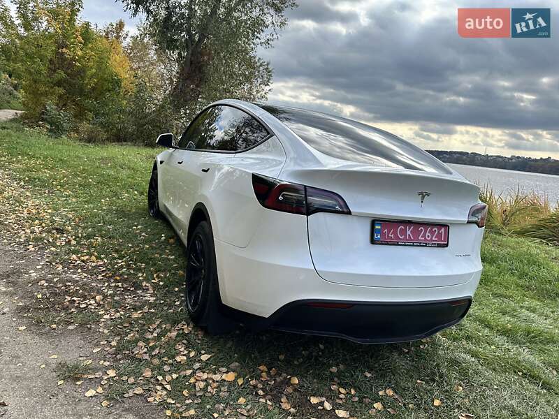 Позашляховик / Кросовер Tesla Model Y 2023 в Тернополі фото 4 Позашляховик / Кросовер Tesla Model Y 2023 в Тернополі