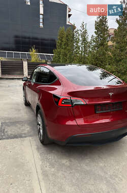 Внедорожник / Кроссовер Tesla Model Y 2024 в 