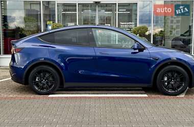 Внедорожник / Кроссовер Tesla Model Y 2024 в 