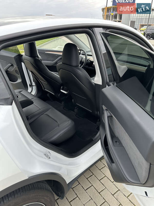 Внедорожник / Кроссовер Tesla Model Y 2024 в Львове фото 16 Внедорожник / Кроссовер Tesla Model Y 2024 в Львове