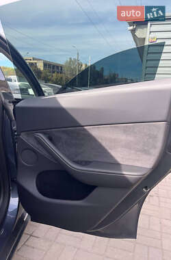 Внедорожник / Кроссовер Tesla Model Y 2023 в 
