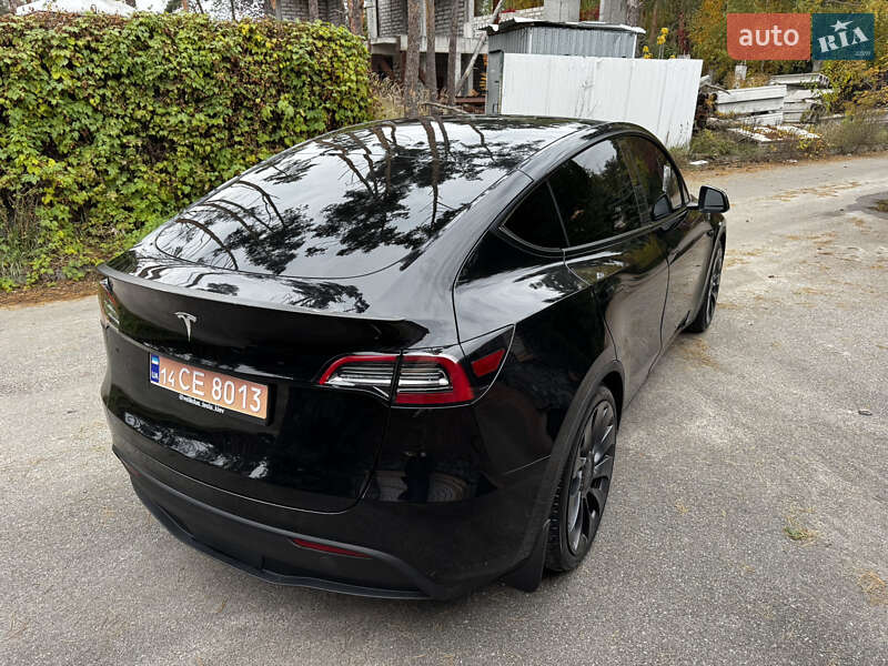 Внедорожник / Кроссовер Tesla Model Y 2023 в Киеве