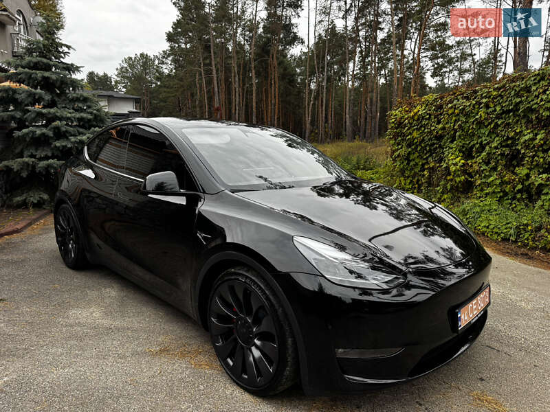 Внедорожник / Кроссовер Tesla Model Y 2023 в Киеве