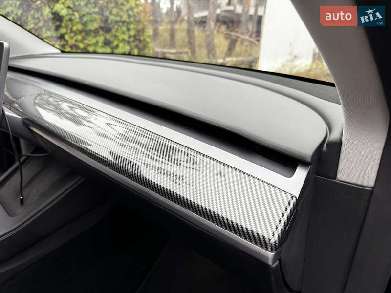 Внедорожник / Кроссовер Tesla Model Y 2023 в Киеве