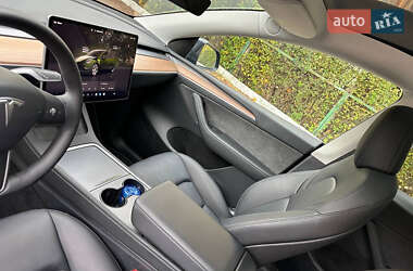 Внедорожник / Кроссовер Tesla Model Y 2024 в 
